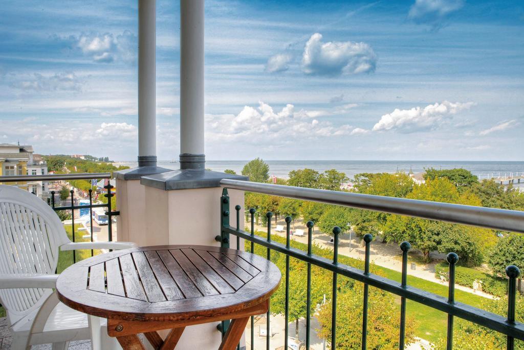 Seetelhotel Ostseeresidenz Ahlbeck ゼーバート・ヘリングスドルフ エクステリア 写真