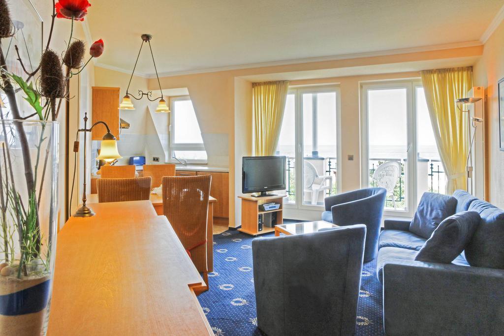 Seetelhotel Ostseeresidenz Ahlbeck ゼーバート・ヘリングスドルフ エクステリア 写真