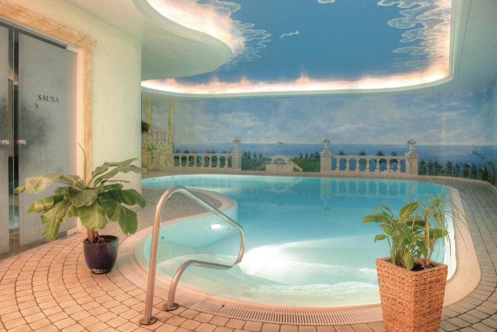 Seetelhotel Ostseeresidenz Ahlbeck ゼーバート・ヘリングスドルフ エクステリア 写真
