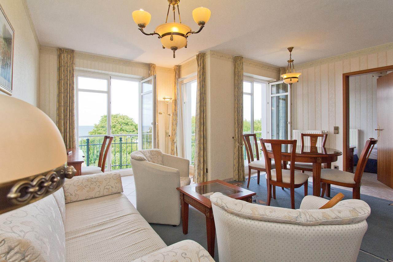 Seetelhotel Ostseeresidenz Ahlbeck ゼーバート・ヘリングスドルフ エクステリア 写真