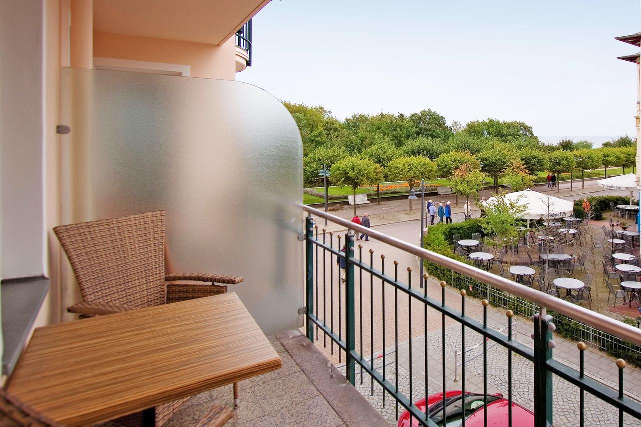 Seetelhotel Ostseeresidenz Ahlbeck ゼーバート・ヘリングスドルフ エクステリア 写真