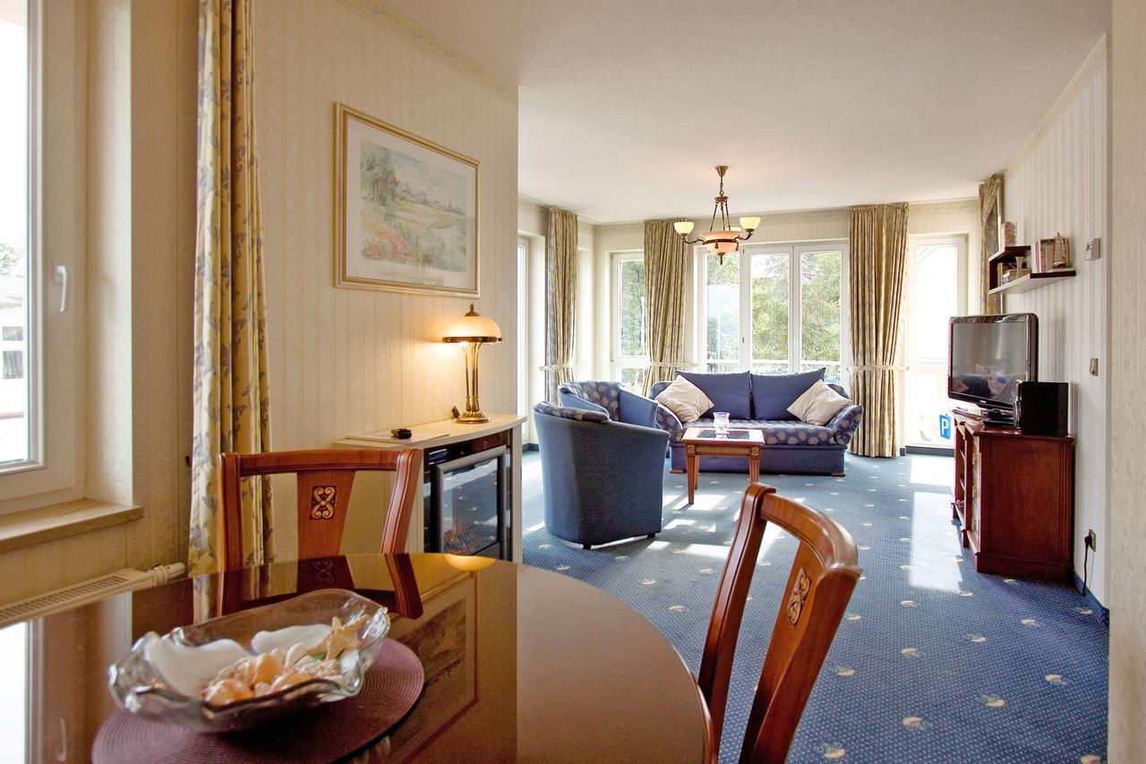 Seetelhotel Ostseeresidenz Ahlbeck ゼーバート・ヘリングスドルフ エクステリア 写真
