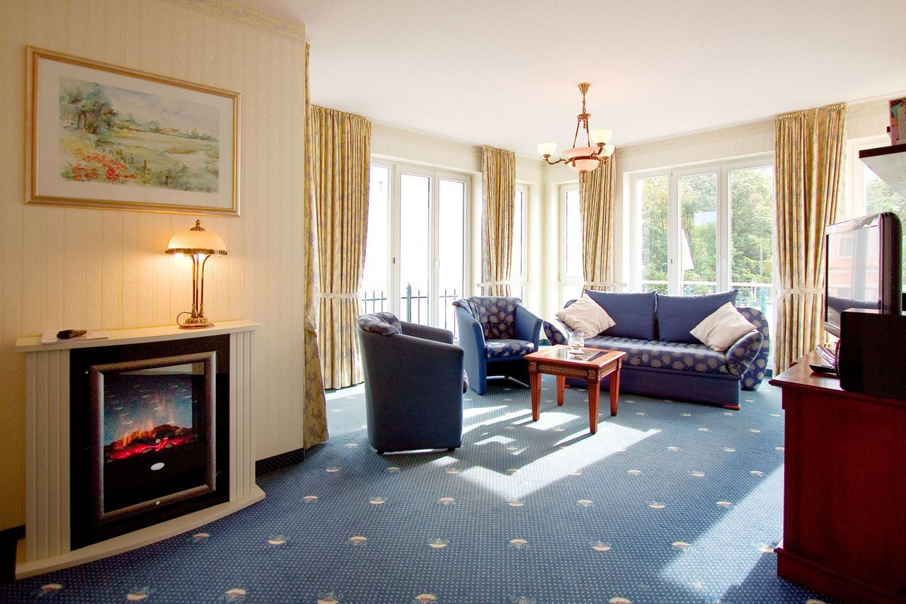 Seetelhotel Ostseeresidenz Ahlbeck ゼーバート・ヘリングスドルフ エクステリア 写真