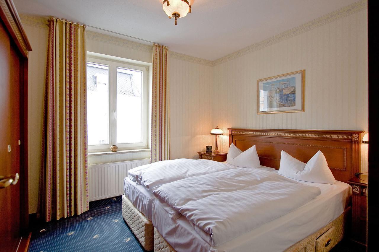 Seetelhotel Ostseeresidenz Ahlbeck ゼーバート・ヘリングスドルフ エクステリア 写真