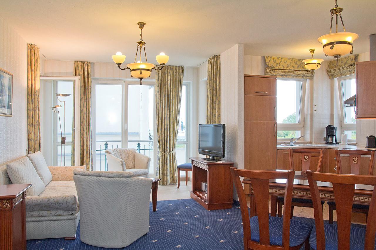 Seetelhotel Ostseeresidenz Ahlbeck ゼーバート・ヘリングスドルフ エクステリア 写真