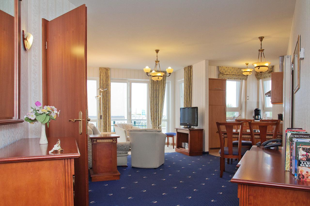 Seetelhotel Ostseeresidenz Ahlbeck ゼーバート・ヘリングスドルフ エクステリア 写真