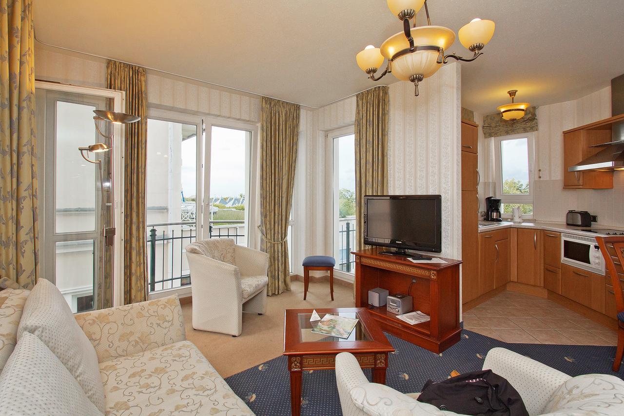 Seetelhotel Ostseeresidenz Ahlbeck ゼーバート・ヘリングスドルフ エクステリア 写真