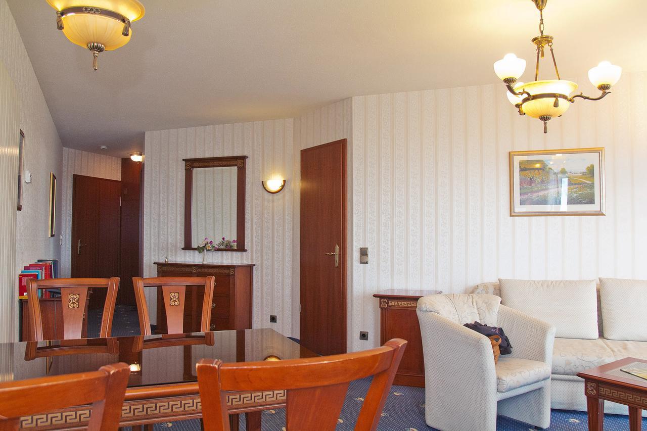 Seetelhotel Ostseeresidenz Ahlbeck ゼーバート・ヘリングスドルフ エクステリア 写真
